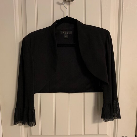 Black Classic Shrug - Picture 2 of 7